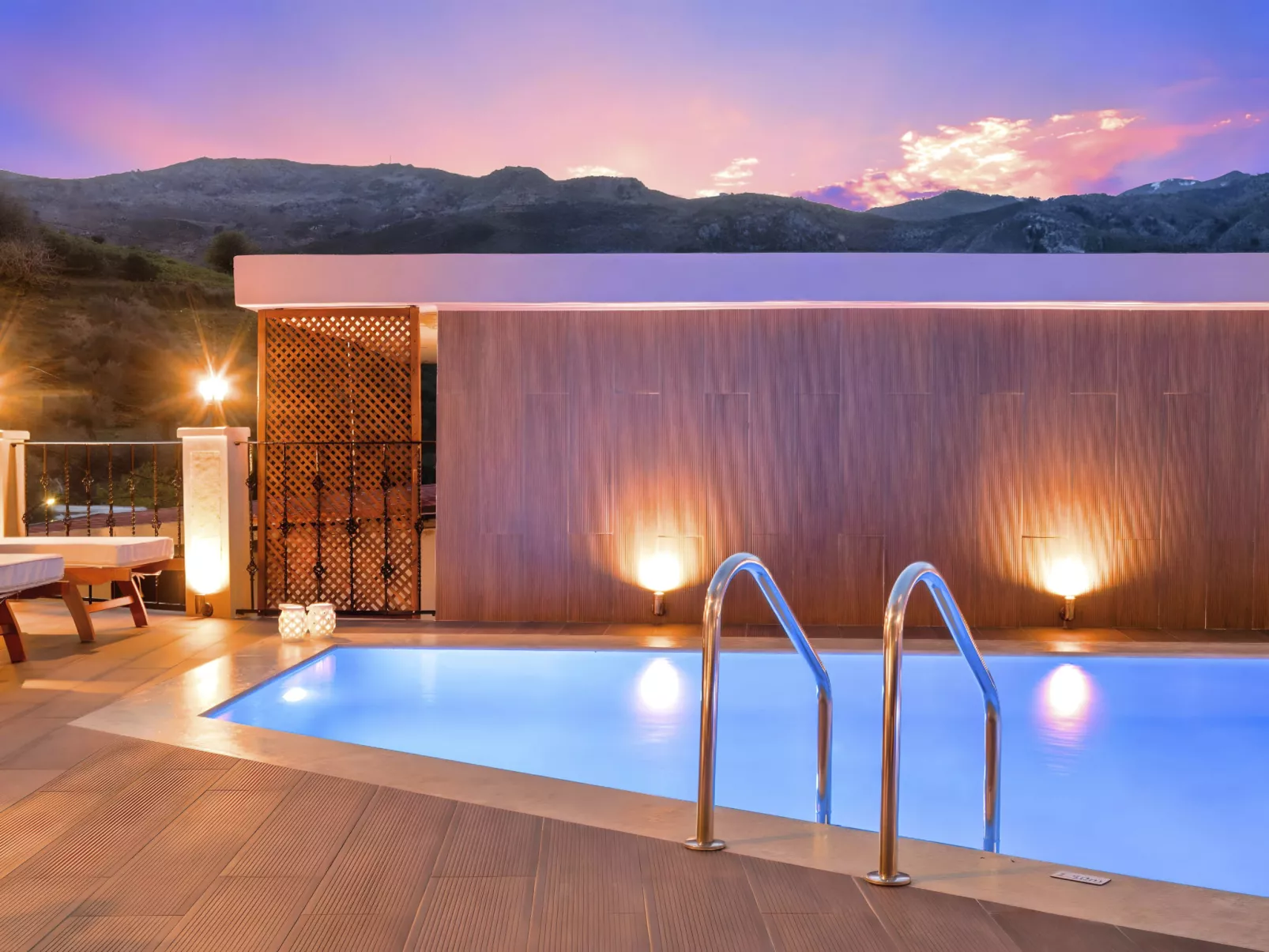 Petralis Luxus Villa Pool Whirlpool-Drinnen