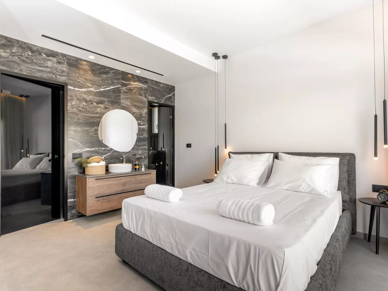 Emerald Estate-Drinnen