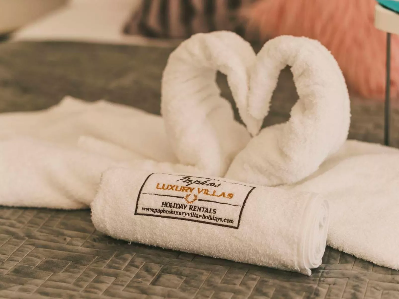 Luxuriöse Villa mit privatem Pool und Whirlpool-Drinnen