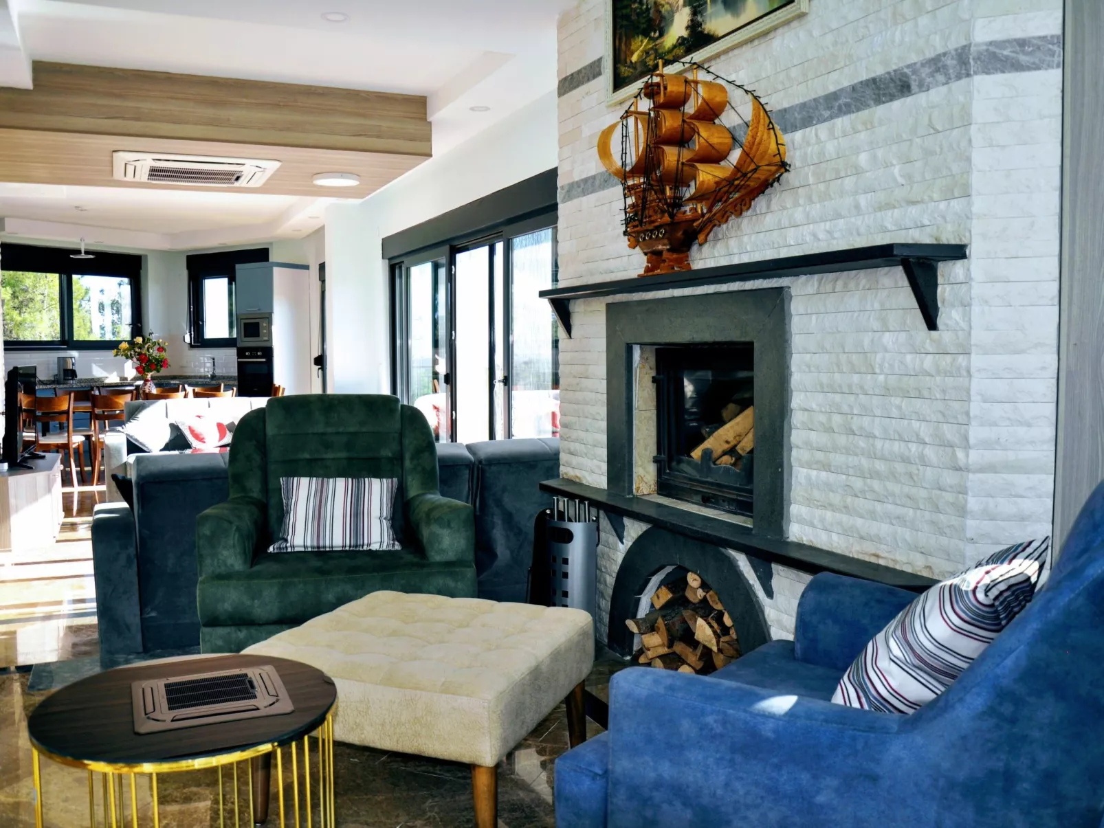 Berghütte mit eigenem Pool - Drinnen