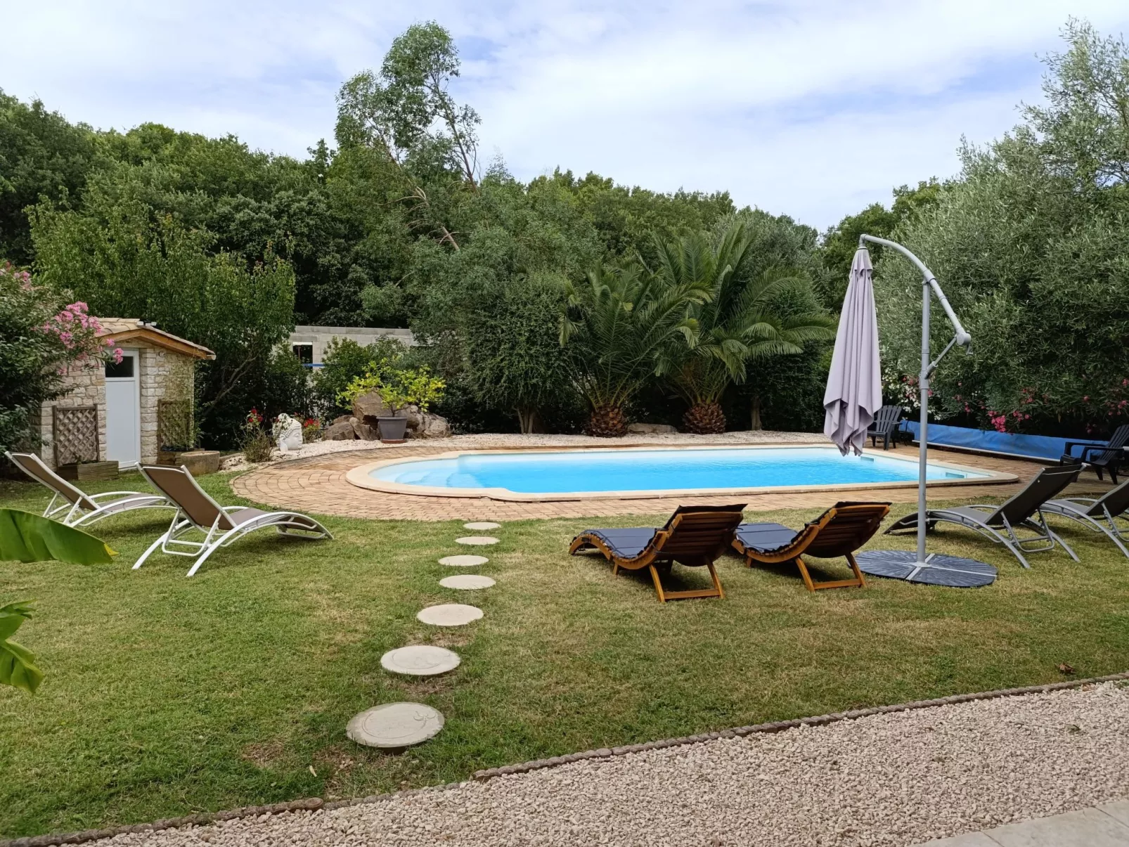 Ferienvilla "nonalela" mit privatem Pool-Outside