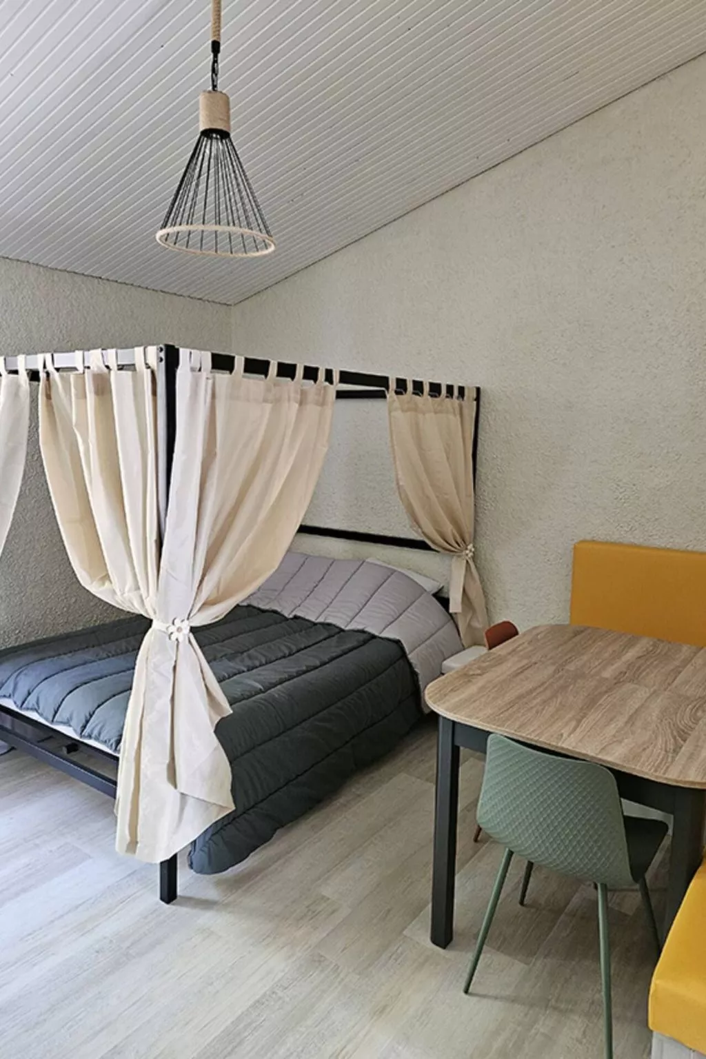 Hübsches Tiny Cottage mit Waldblick im Feriendorf-Image-tags.info