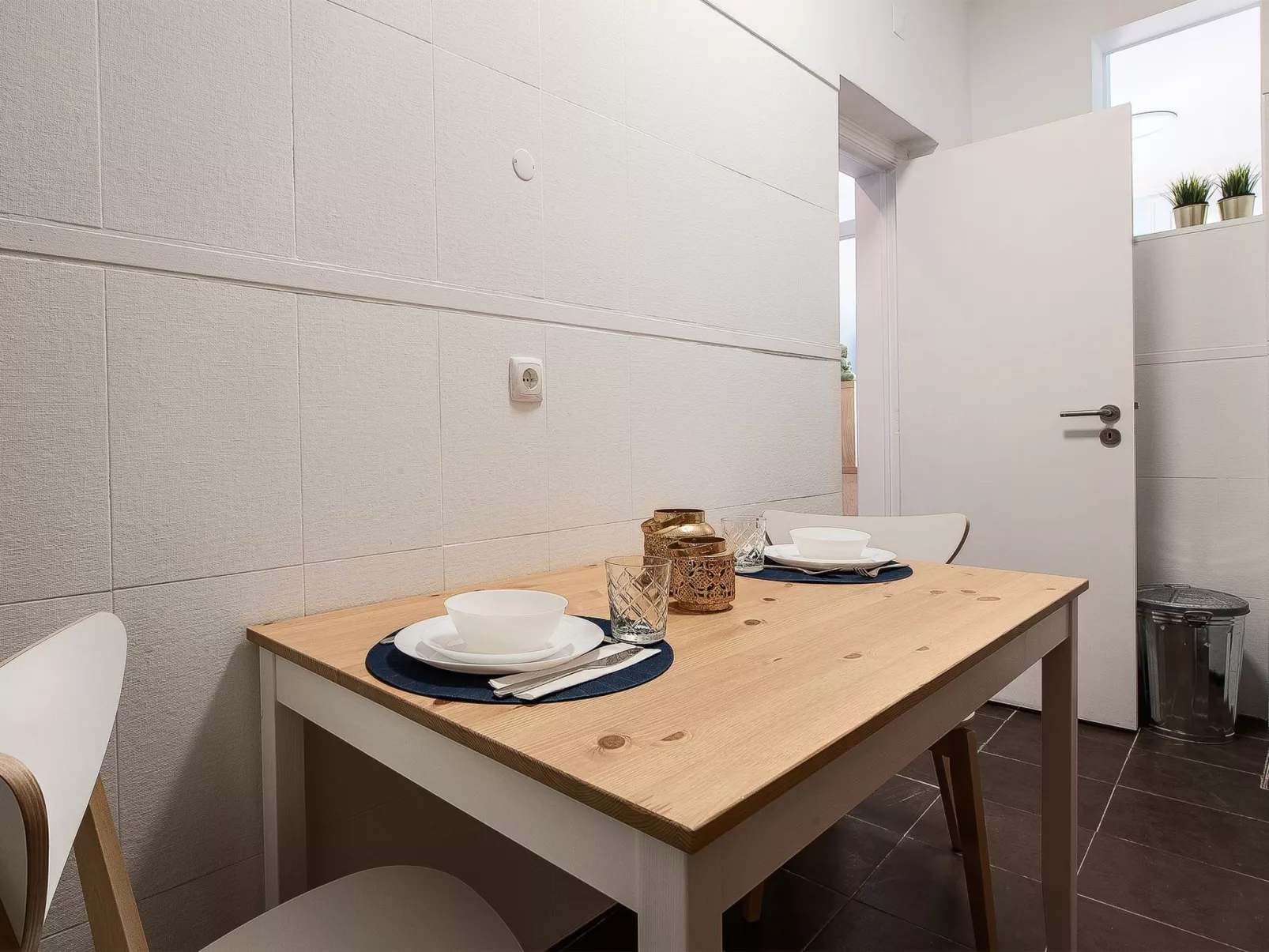 Wohnung mit Balkon-Drinnen