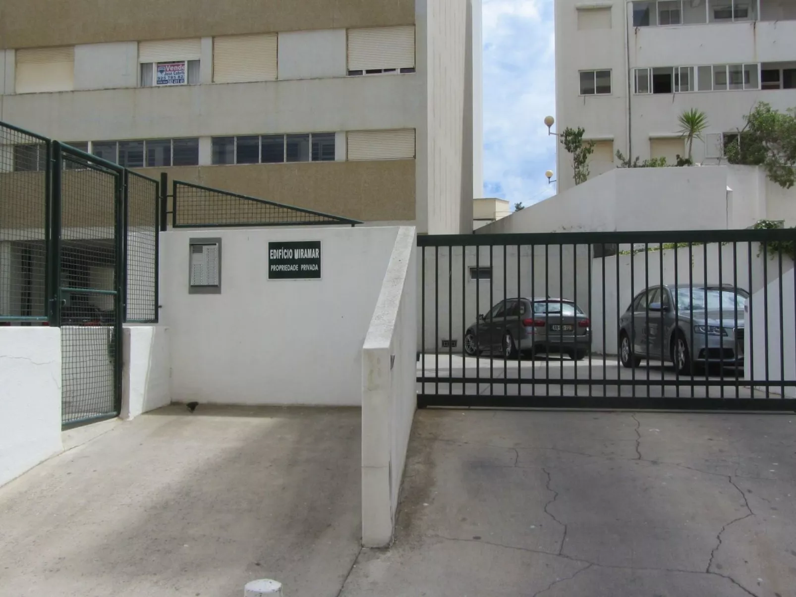 "Peixes" mit Blick auf das Wasser-Draußen