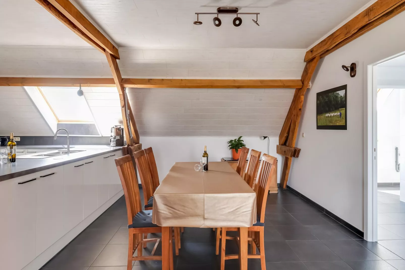 IN DE WOLLEKJES  “slapen bij of tussen de schapen”-Salle à manger
