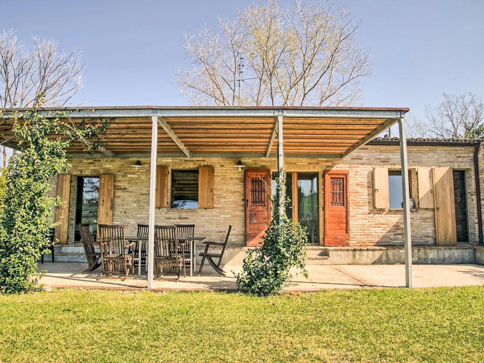 Haus in Ostra mit privatem Pool-Outside
