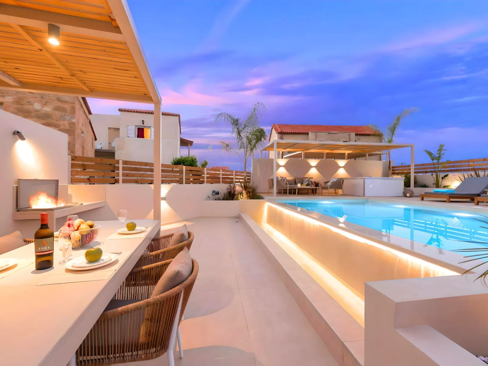 Hidden Gem Villa Pool und Jaccuzzi-Outside