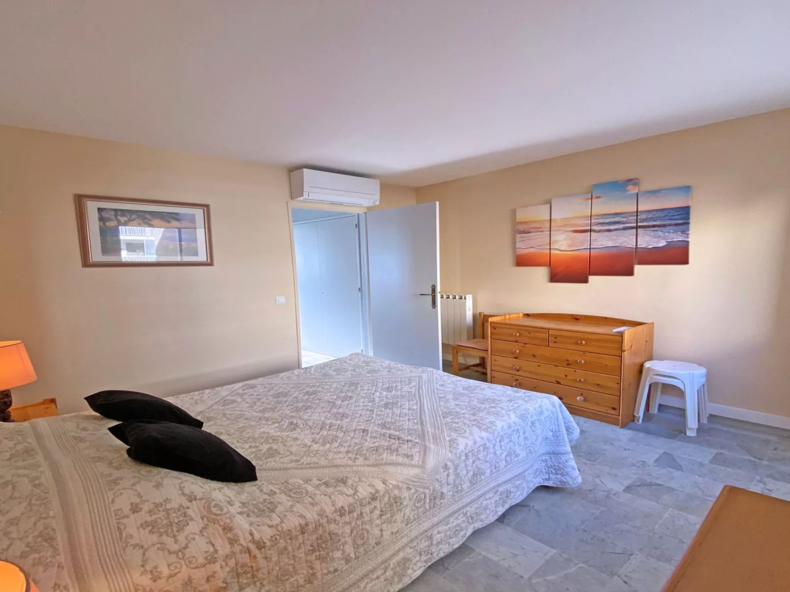 T2 mit Klimaanlage in Strandnähe in Ste Maxime-Inside