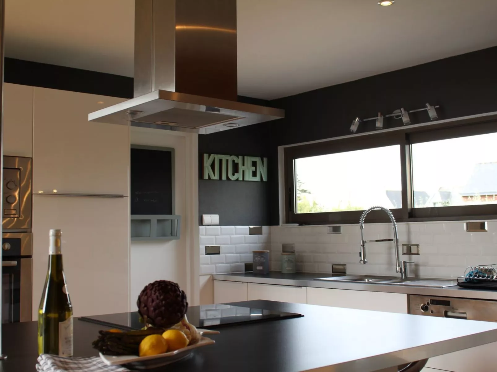 Große Villa am Meer mit privatem Spa Bereich-Dedans