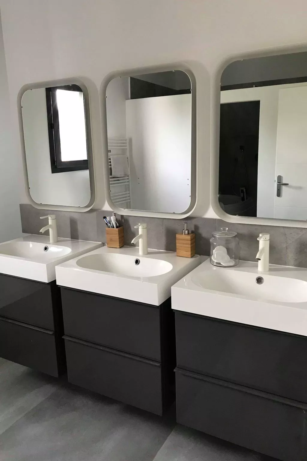 Villa mit Garten, Grill und Terrasse-Inside