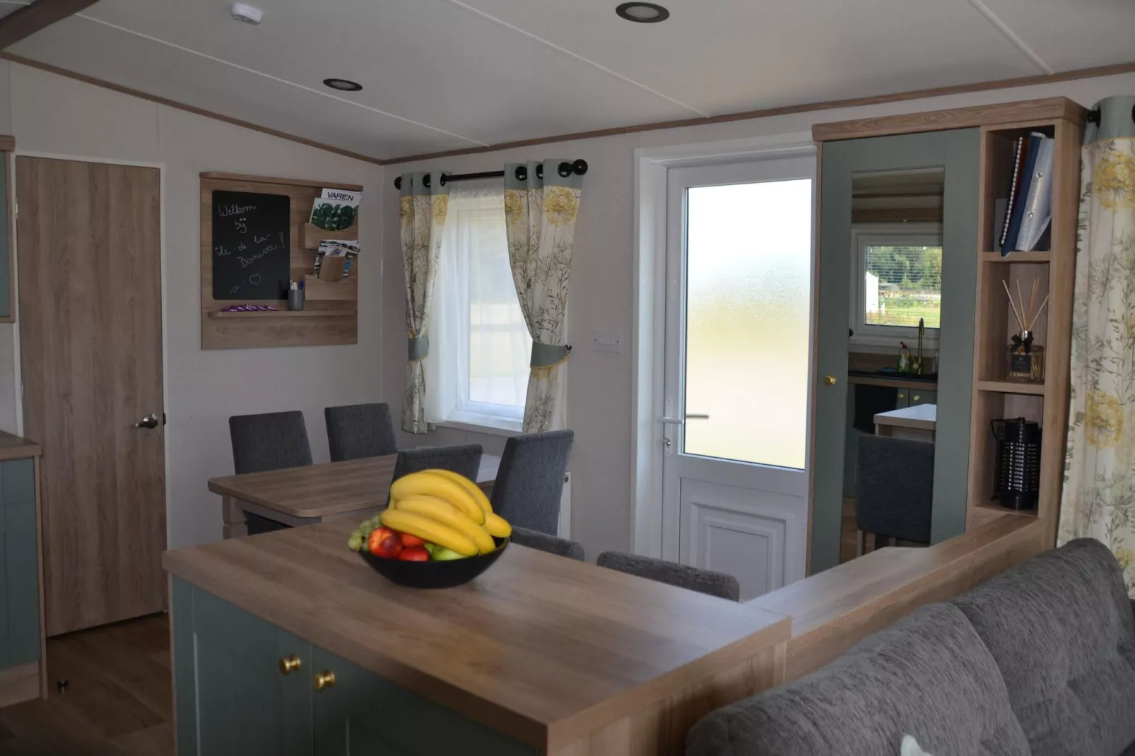 Ile-de-la-Banette-Living room
