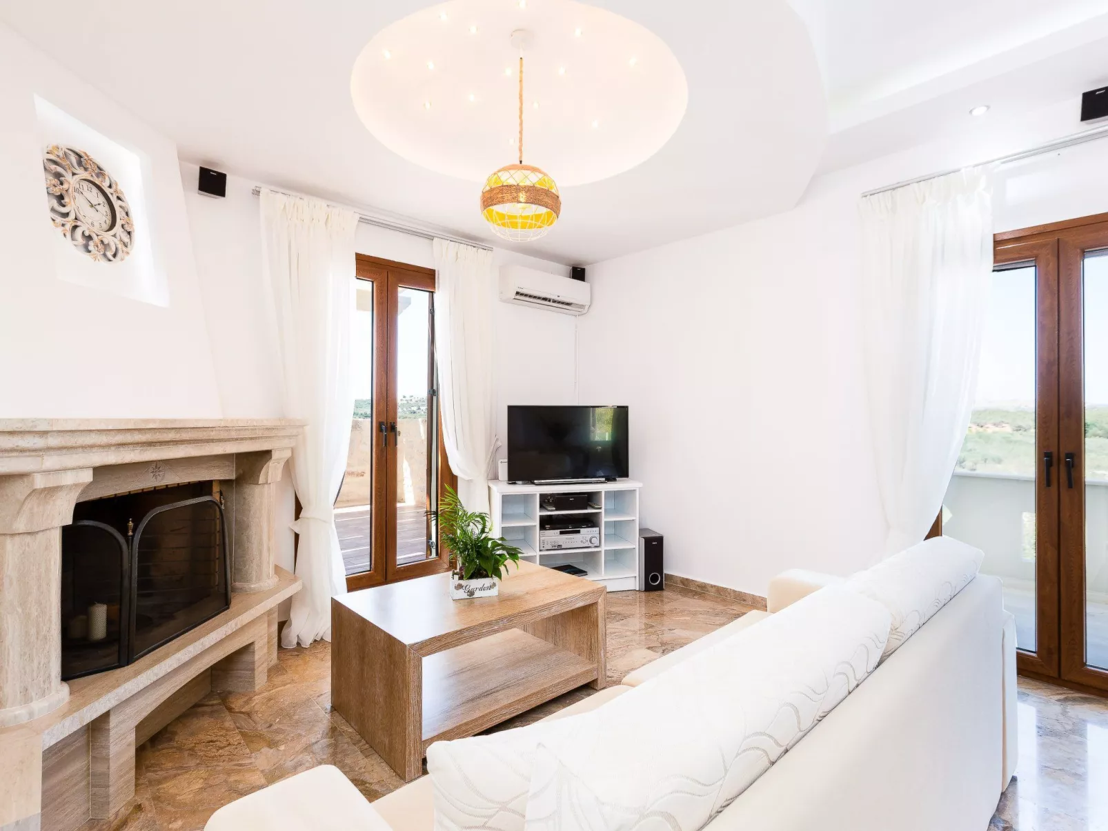 "Kampos Villa III"-Drinnen