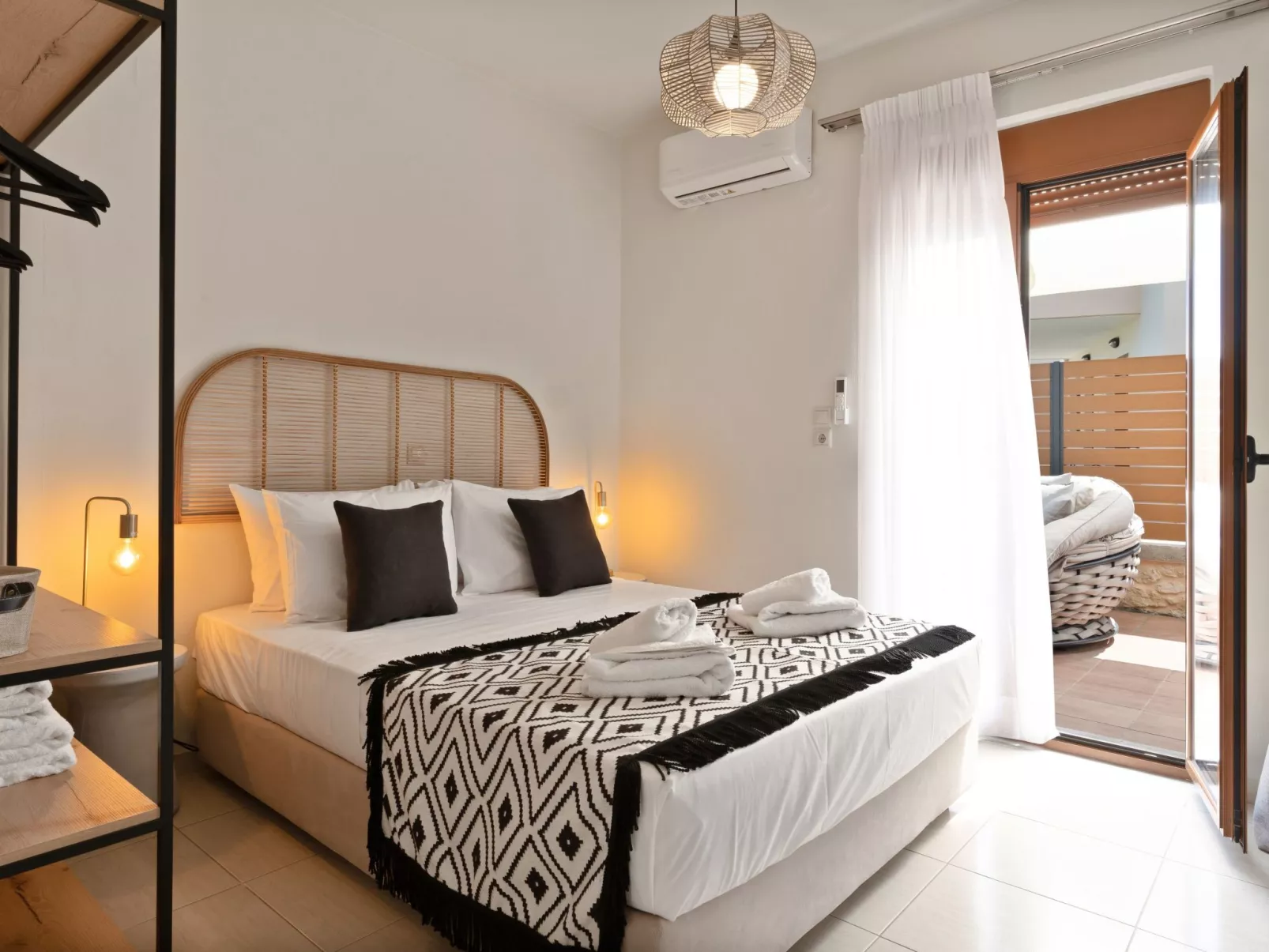 3-Schlafzimmer-Villa mit privatem Pool und Ladegerät für Elektroautos-Image-tags.info