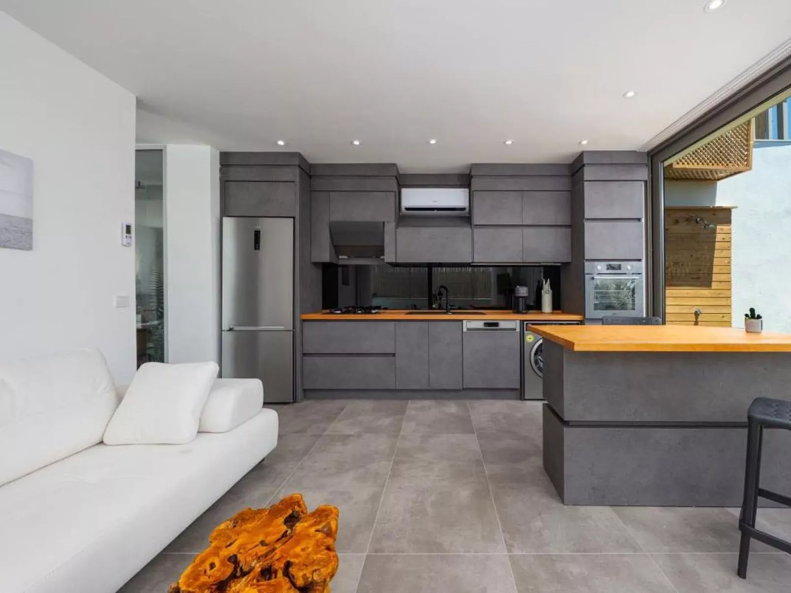 Schöne Villa mit großem Pool-Dedans