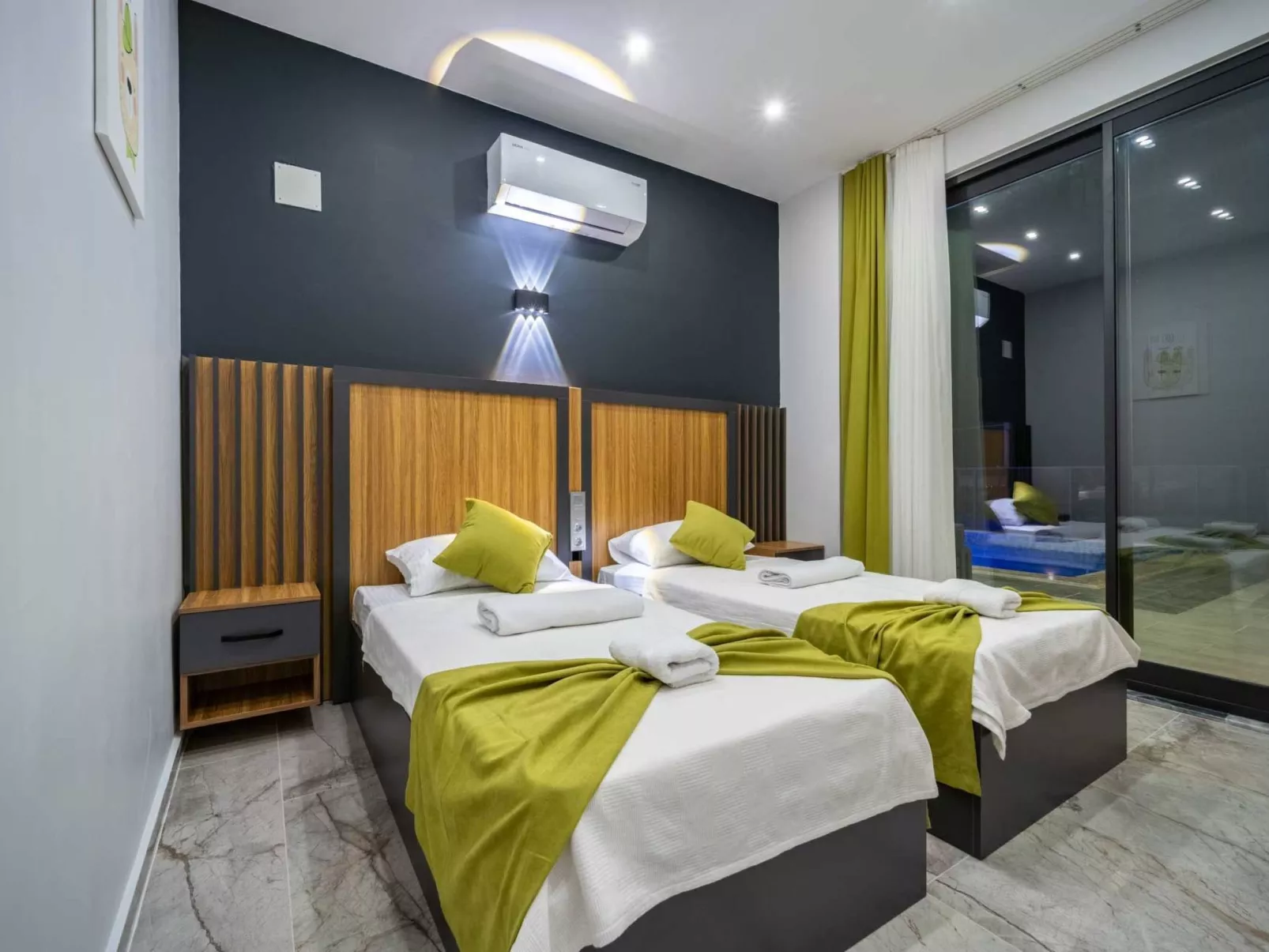 Luxuriöse Villa "Sard 3" mit Jacuzzi-Drinnen