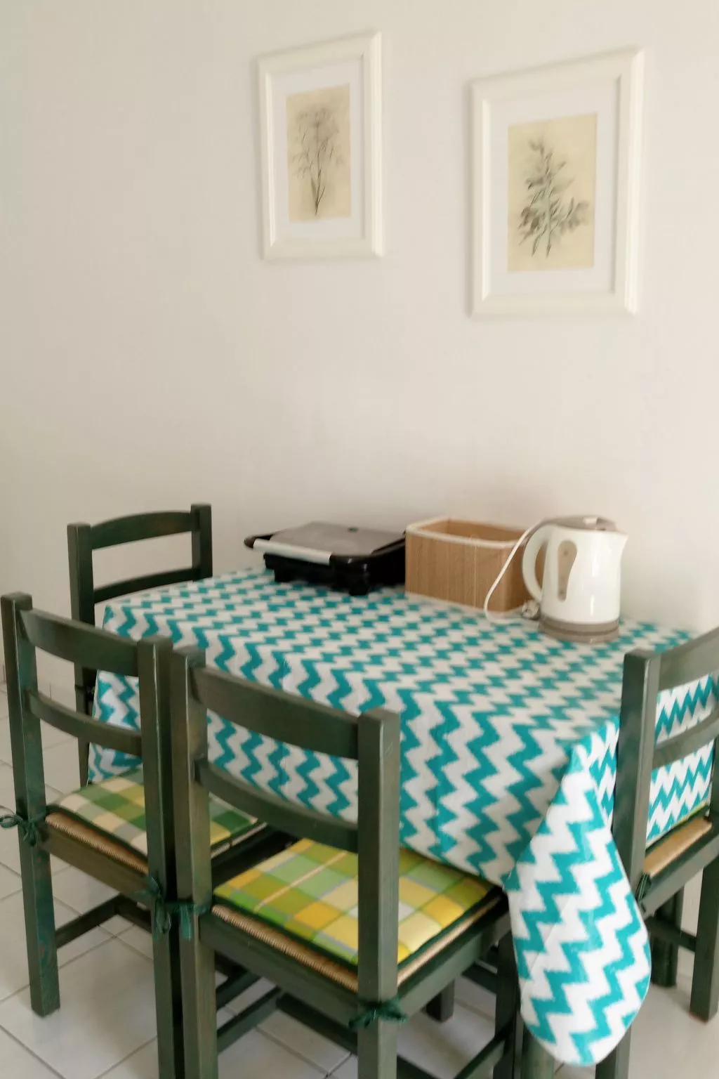 Zinovia Studio mit Balkon-Drinnen