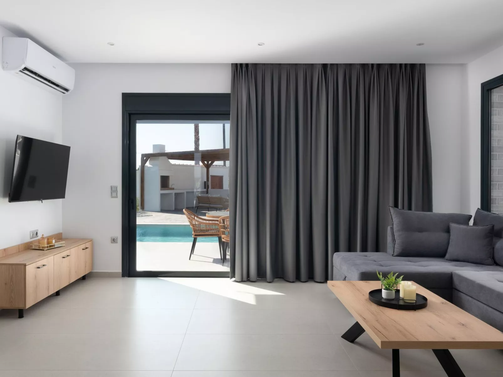 Davlakos Wohnung Rea 2-Dedans