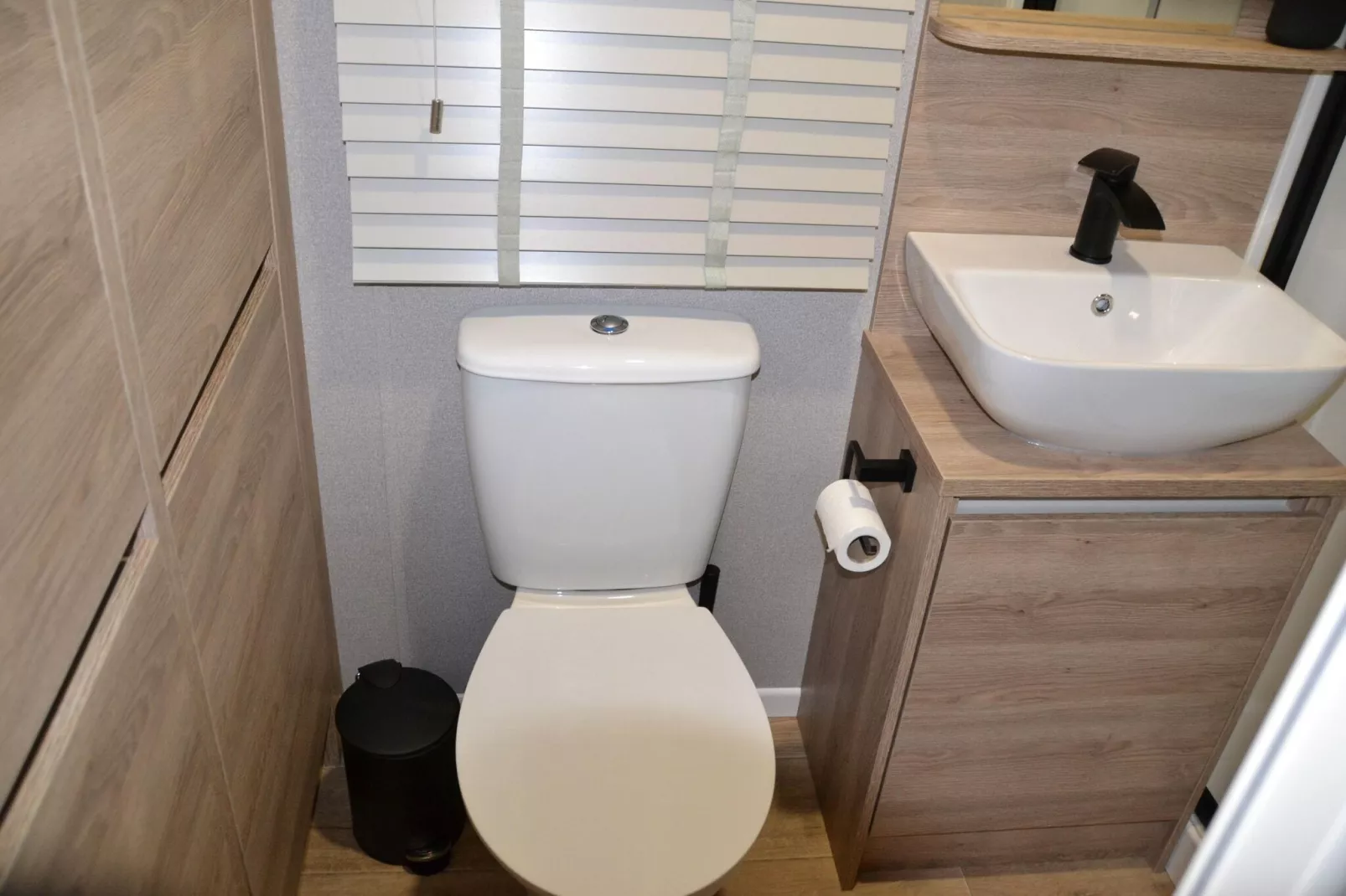 Ile-de-la-Banette-Bathroom