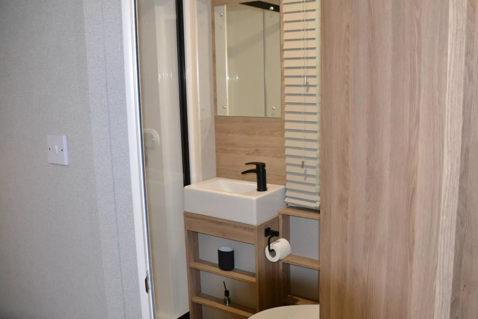 Ile-de-la-Banette-Bathroom