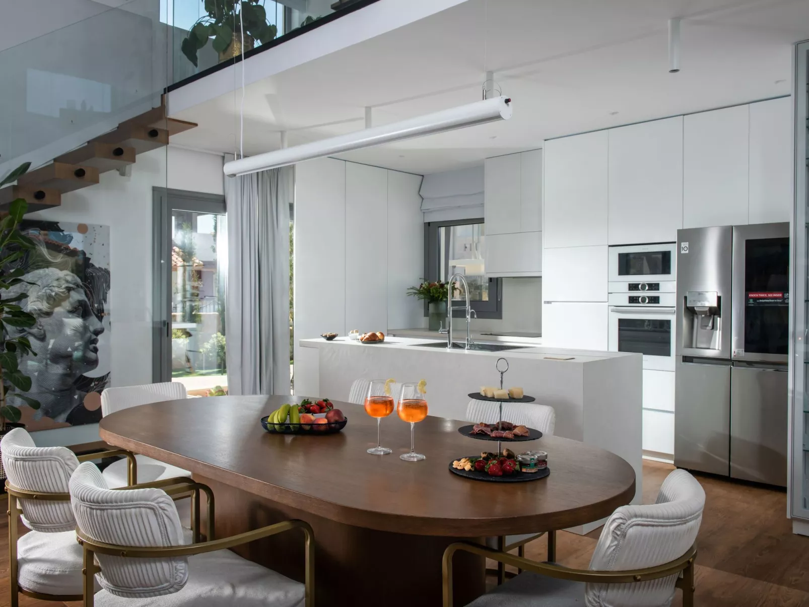 Luxuriös gestaltete Villa mit privatem Pool-Drinnen