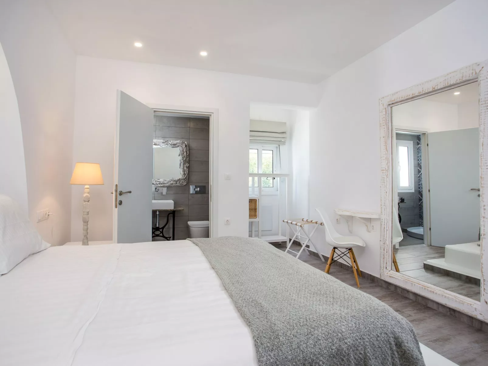 Ammos Apartment - in neu gebautem Designerhaus-Dedans