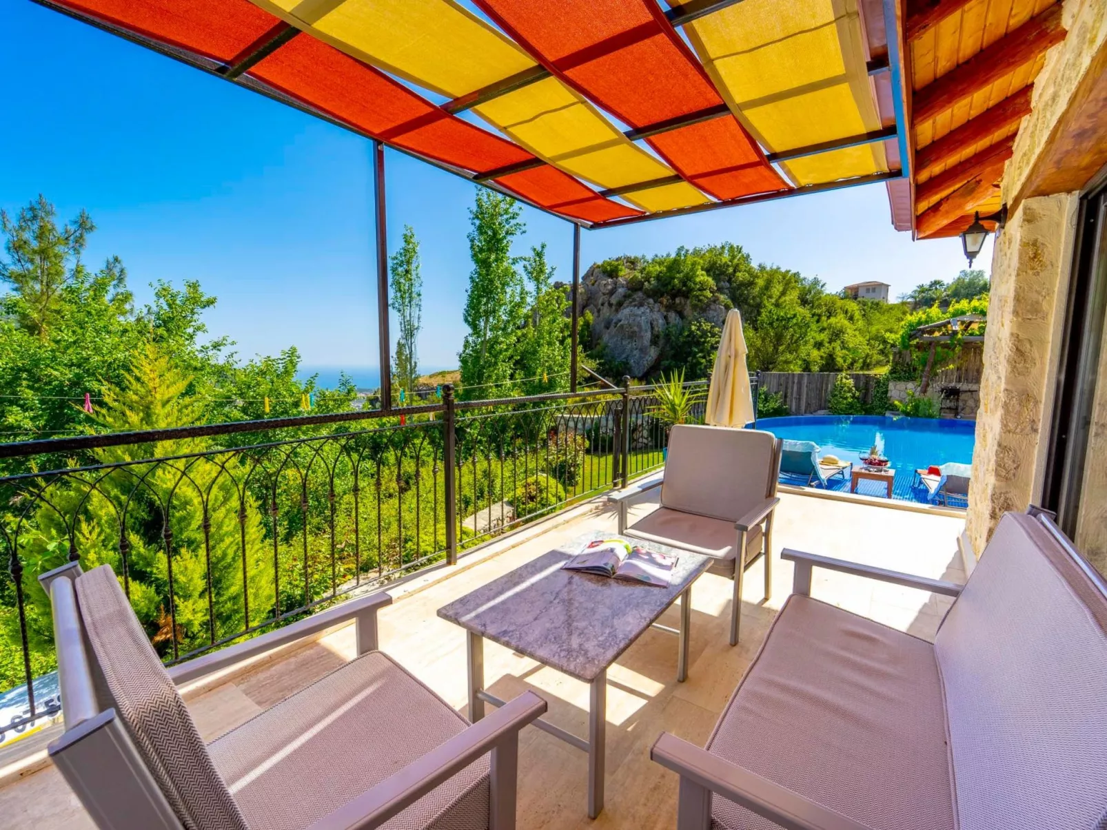 Rustikale Natursteinvilla mit Bergblick in Kalkan-Drinnen
