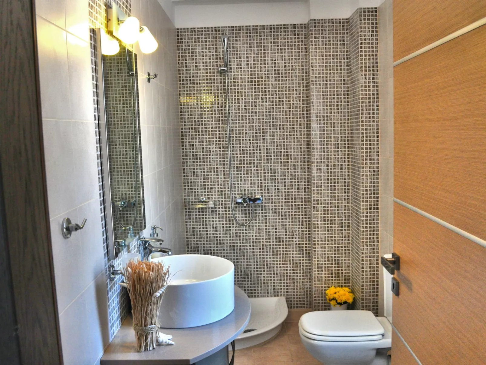 "Villa Pounentes" mit privatem Pool-Drinnen