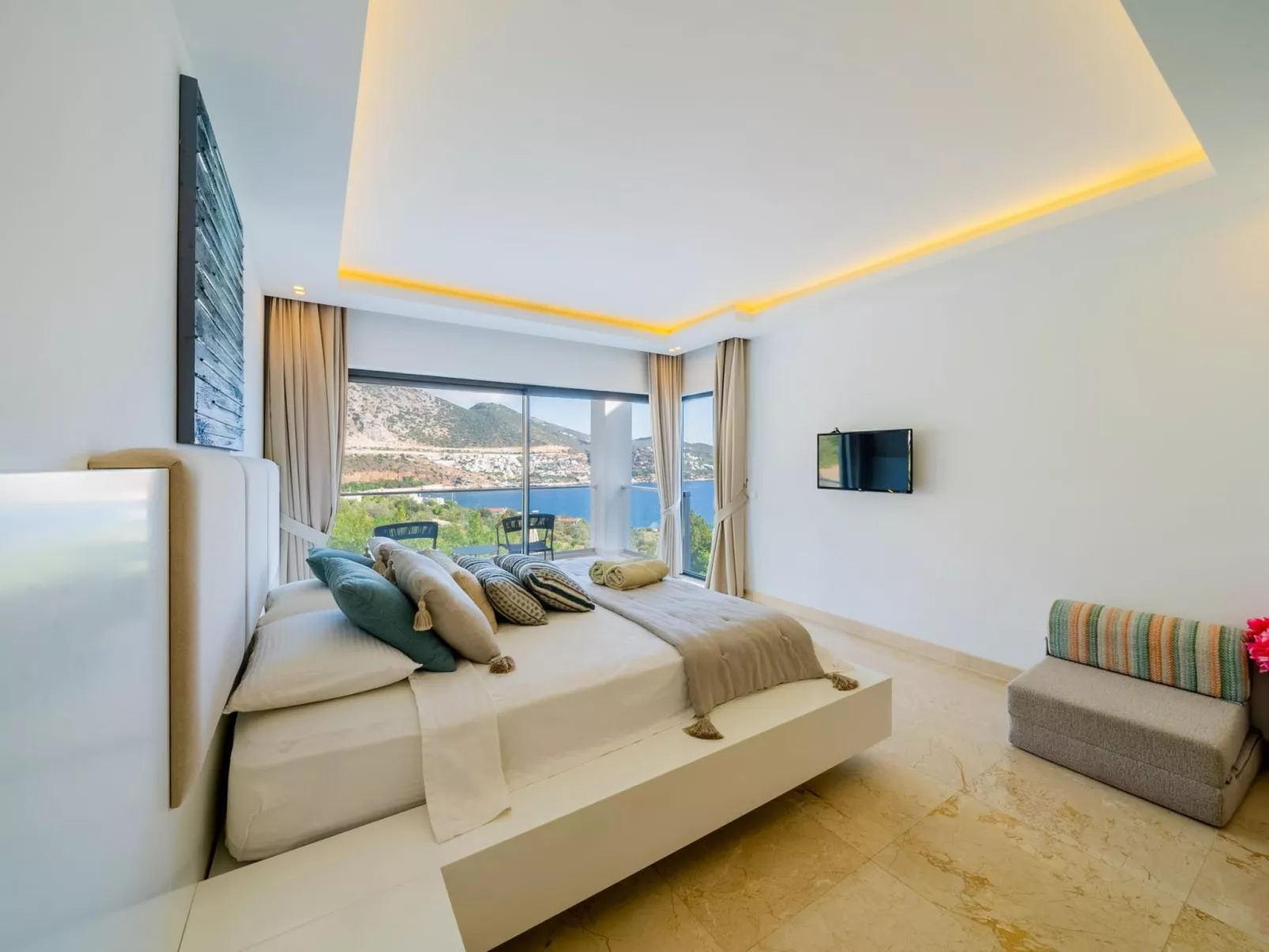 Villa Arden Ege mit Pool für 10 Personen-Drinnen