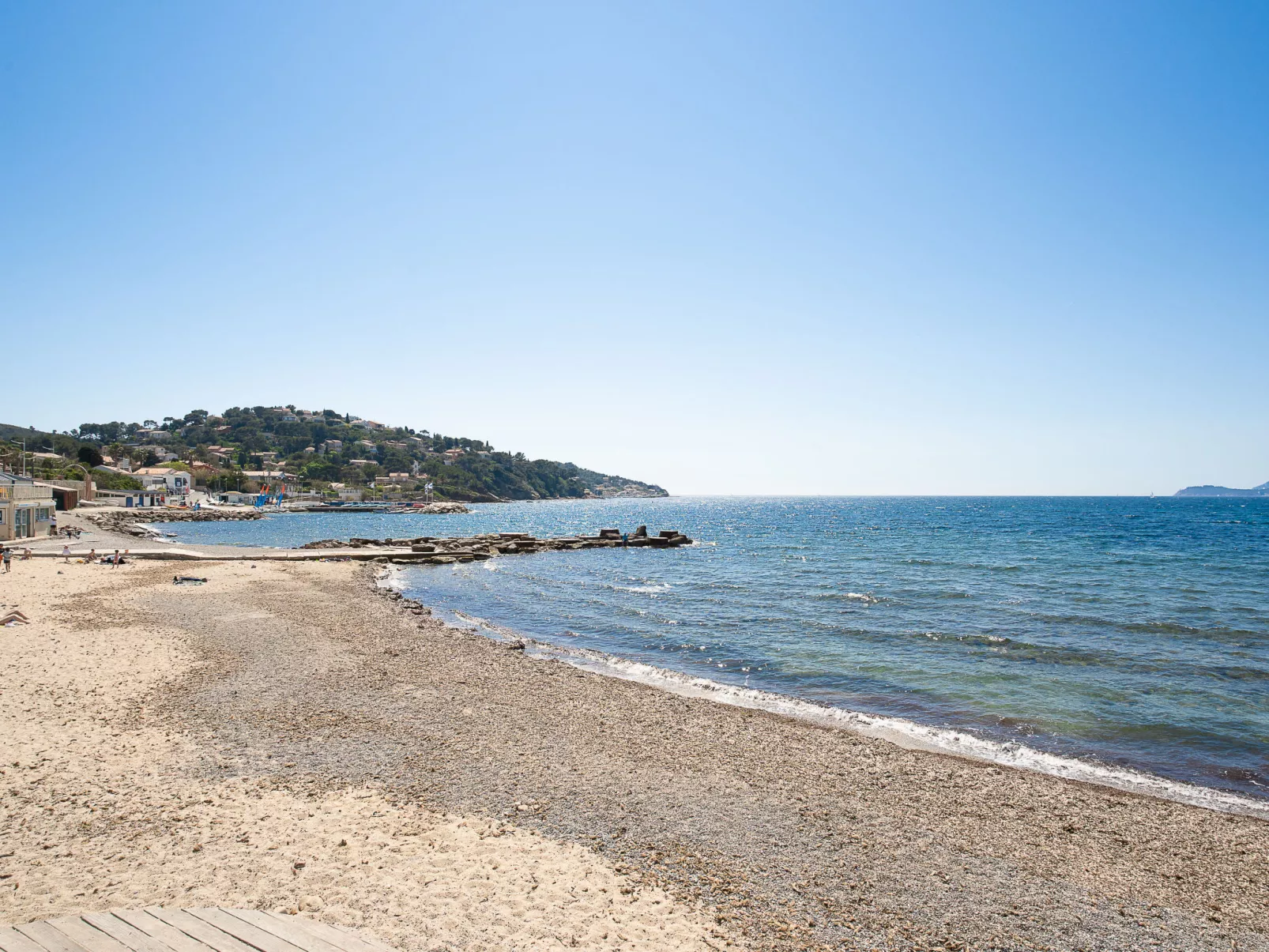 Im Herzen der Weinberge, schattige Terrasse umgeben von Grün, Pool - Umgebung