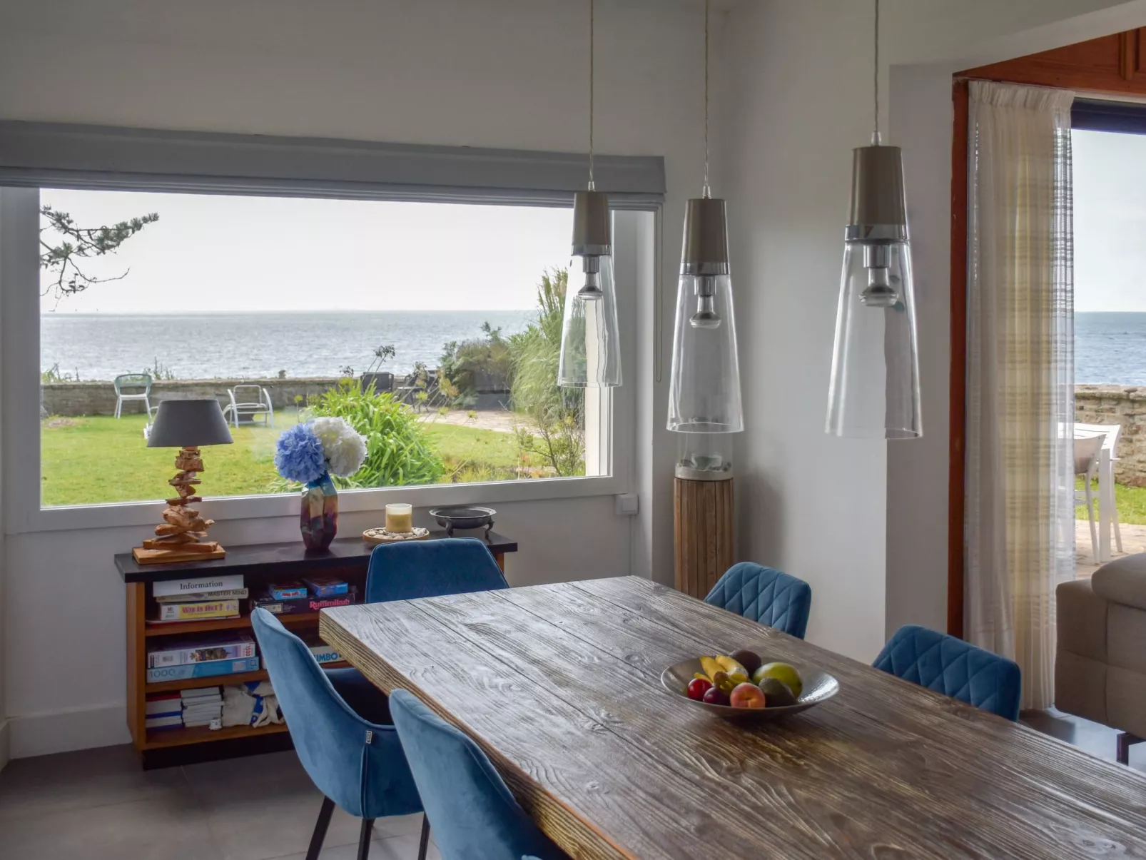 Villa mit großem Grundstück direkt am Mer-Inside