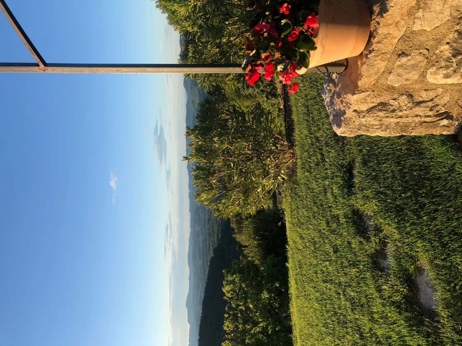 "Meline" mit Aussicht-Draußen