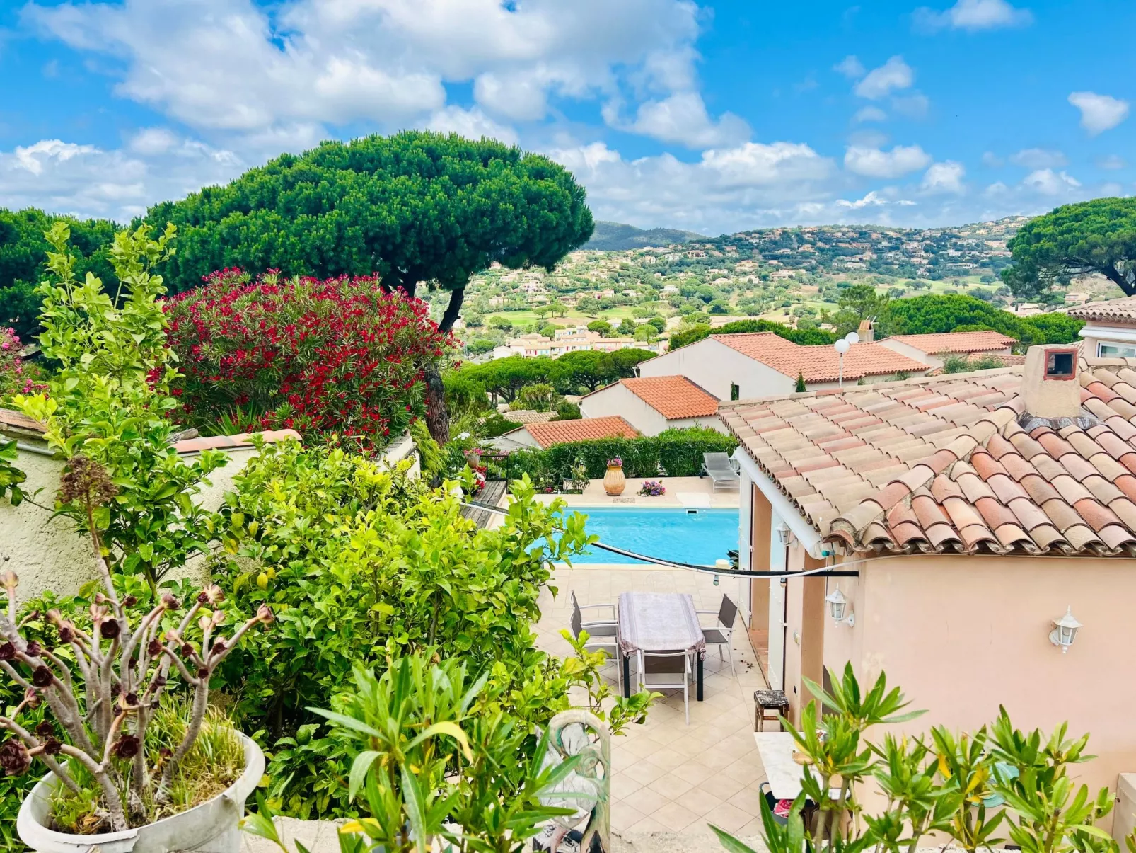 "Villa Cypangha"-Dehors