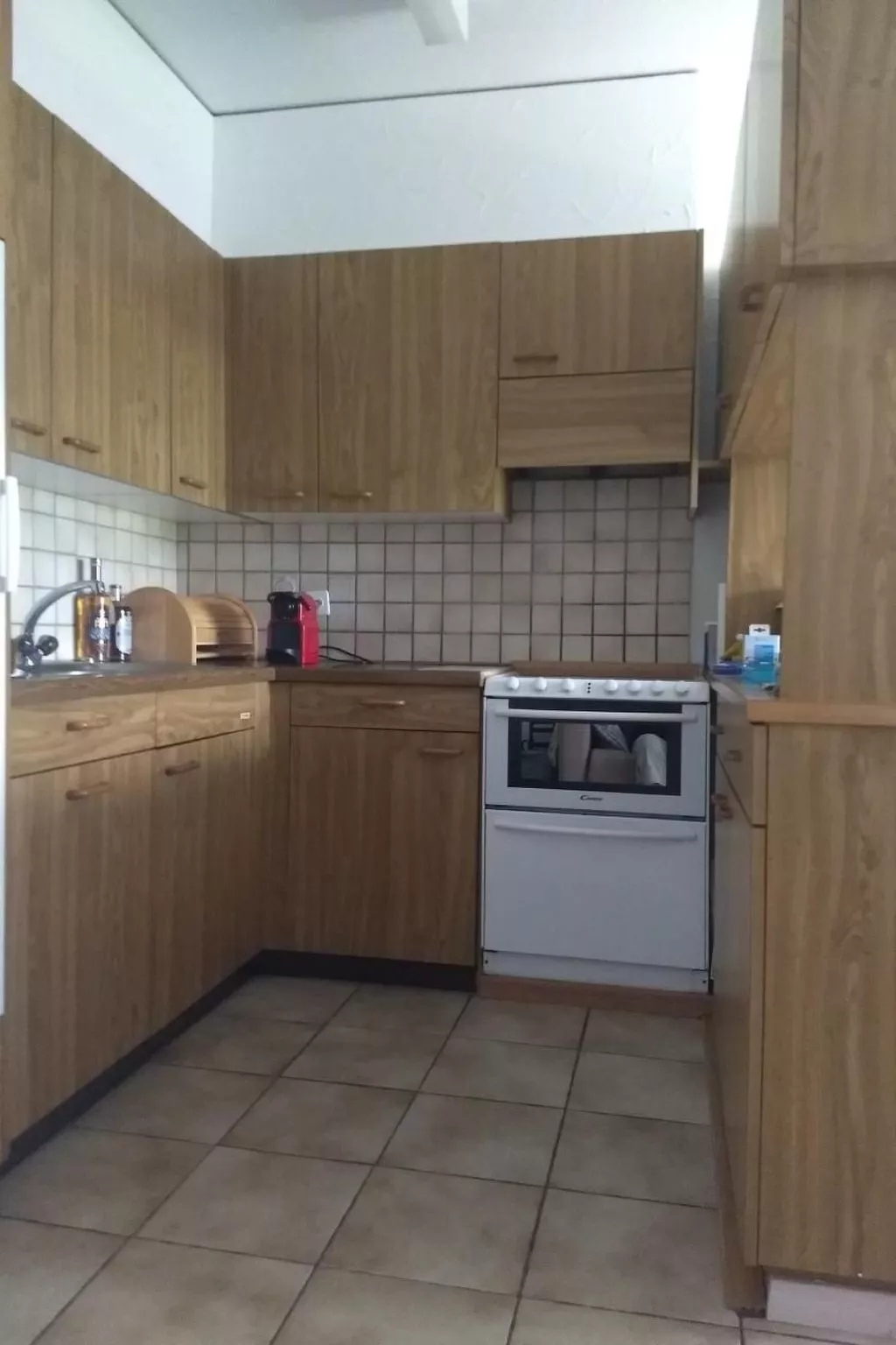 2 Zimmer Gartenwohnung mit Pool-Drinnen