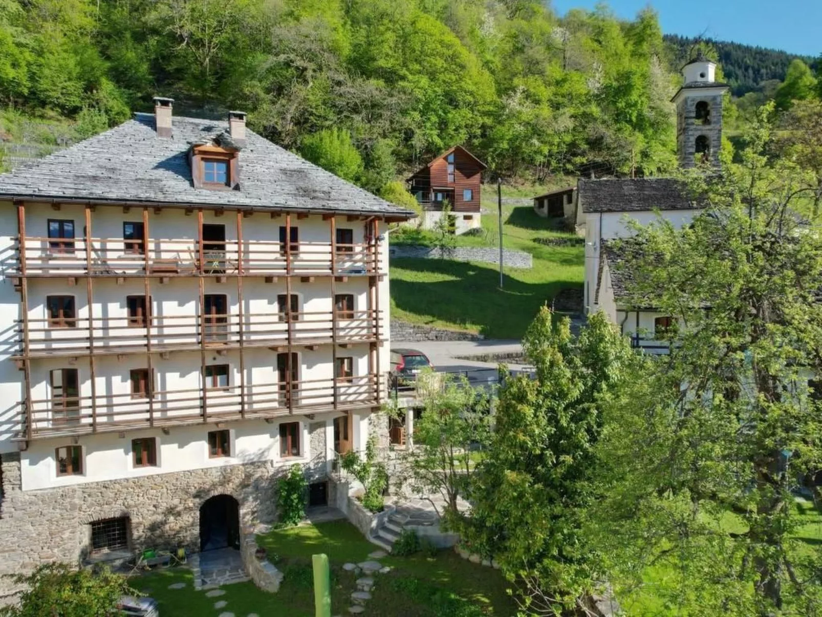 Genießen Sie das 'Attico Adula' in Cà Nizza-Outside