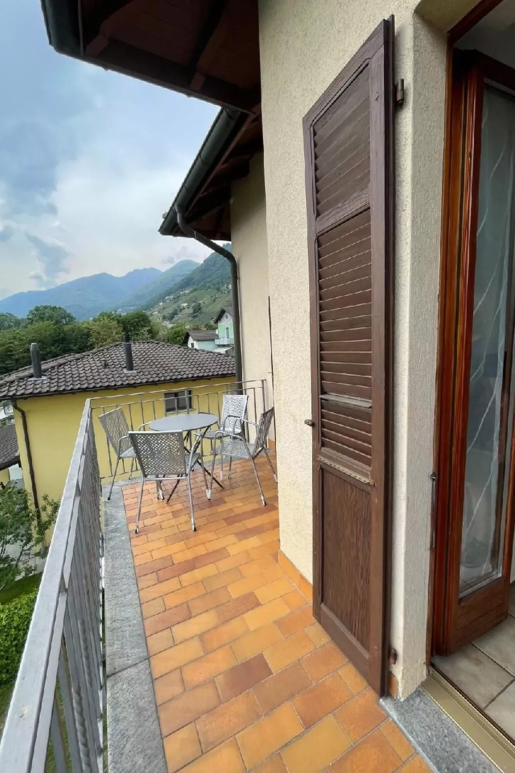 Mit Bergblick-Dehors