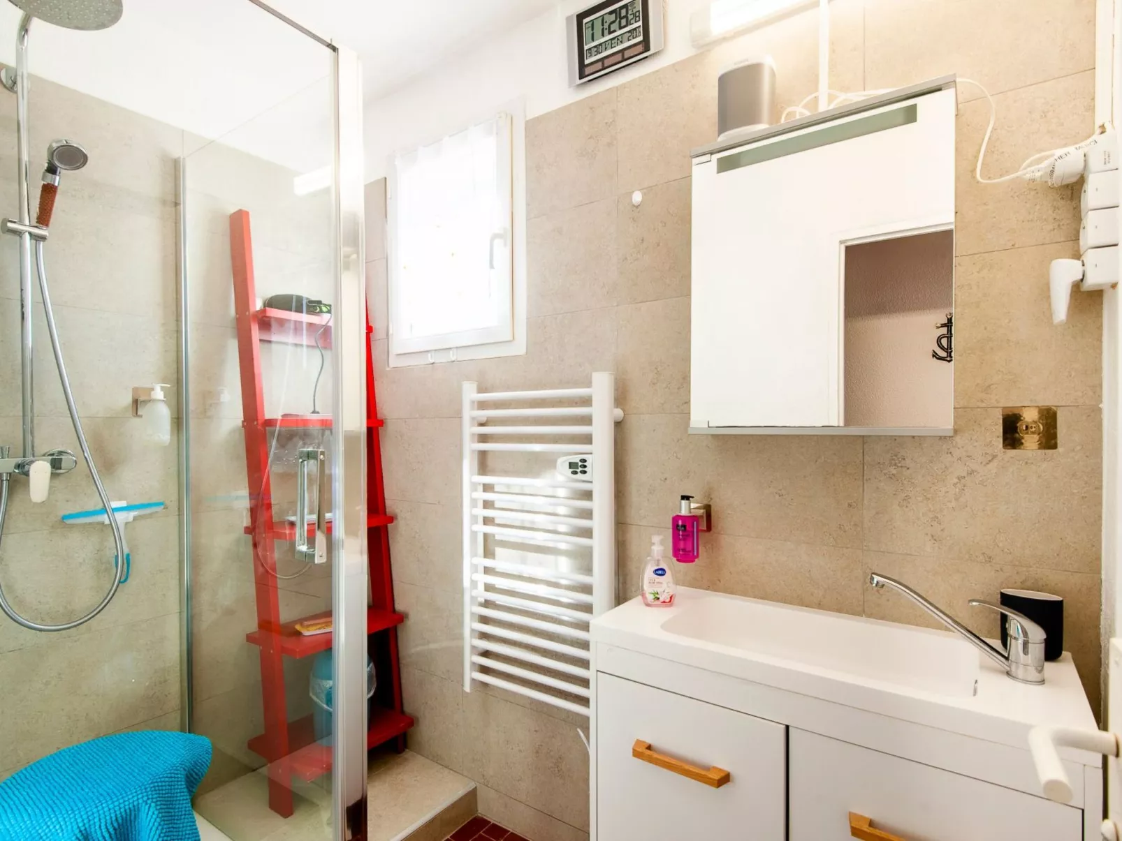 "Le Tau" mit Balkon-Drinnen