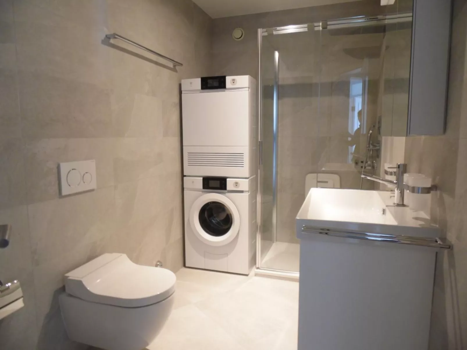 Appartement mit Balkon-Drinnen