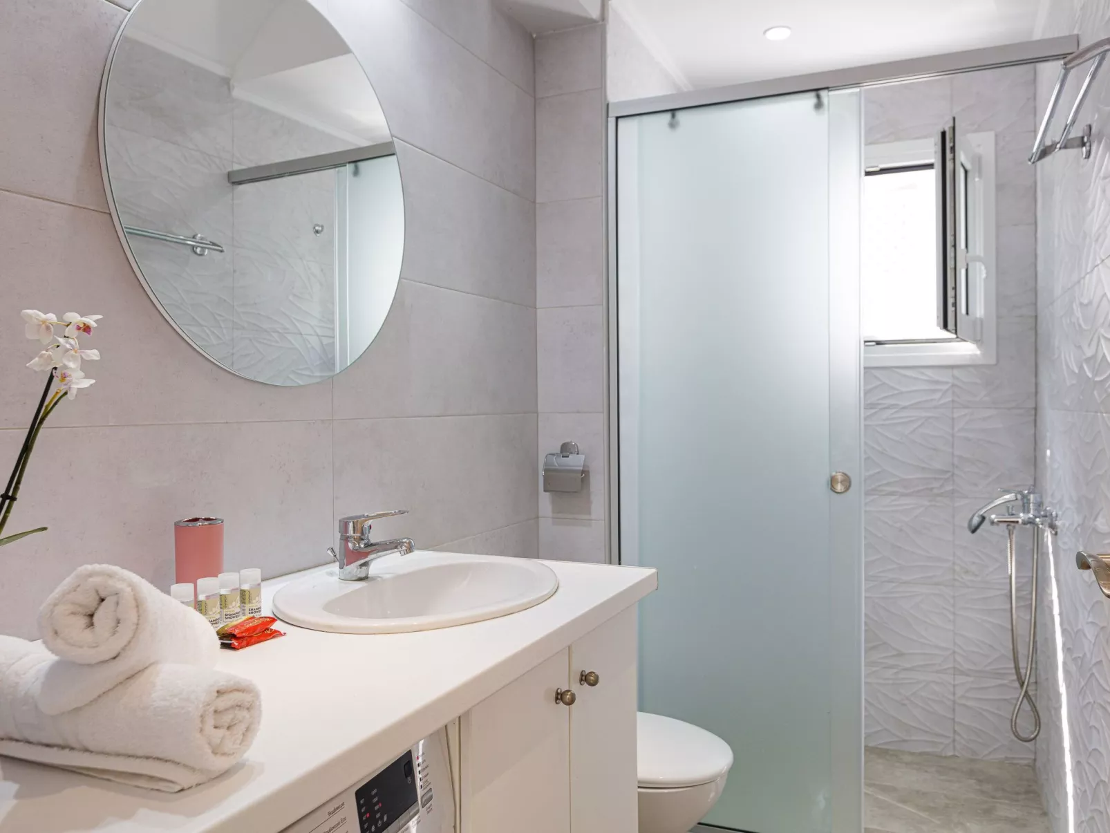 Haus in Vlichada mit tragbarem Barbecue-Image-tags.info