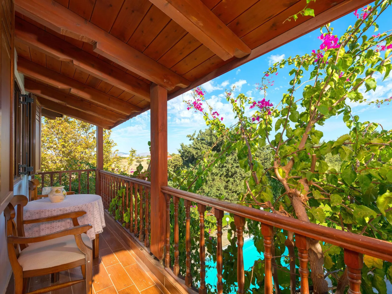 In Notia Rodos mit privatem Garten-Dehors