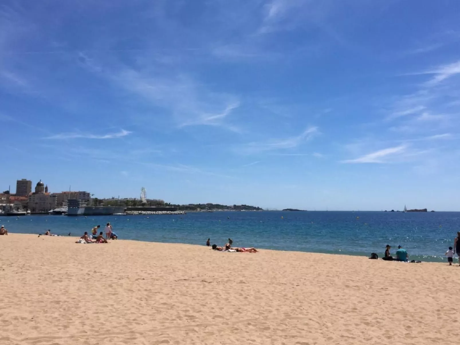 Charmante Villa mit Pool und Golfplatz-Outside