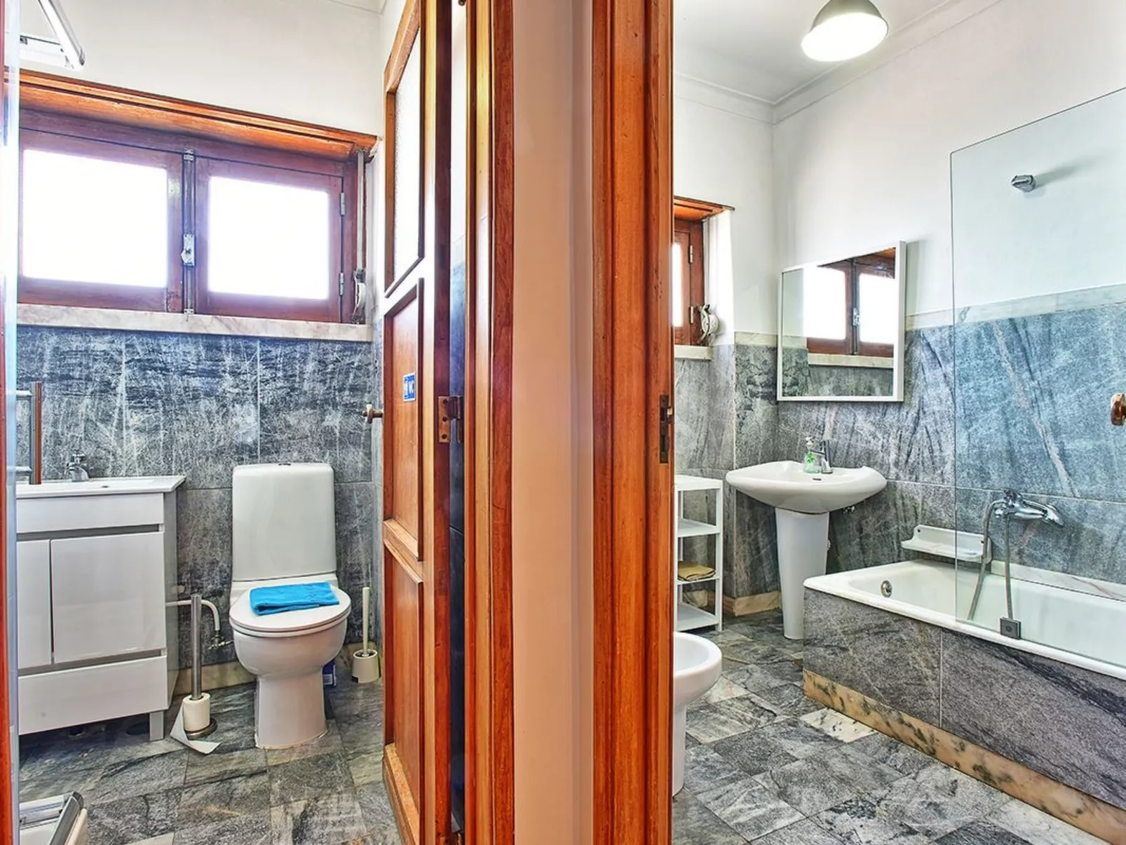 "Apolonia" mit Waschmaschine-Drinnen