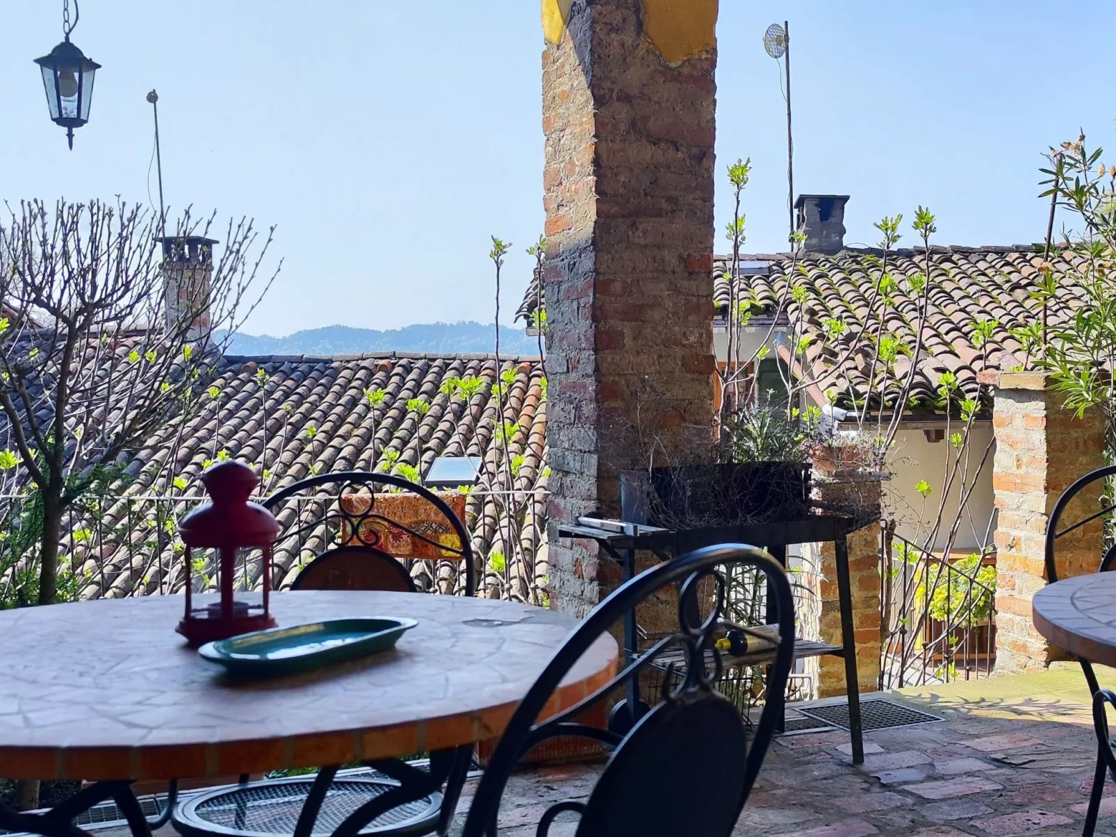 Wohnung in Brusasco mit Garten, Terrasse und Grill-Dedans