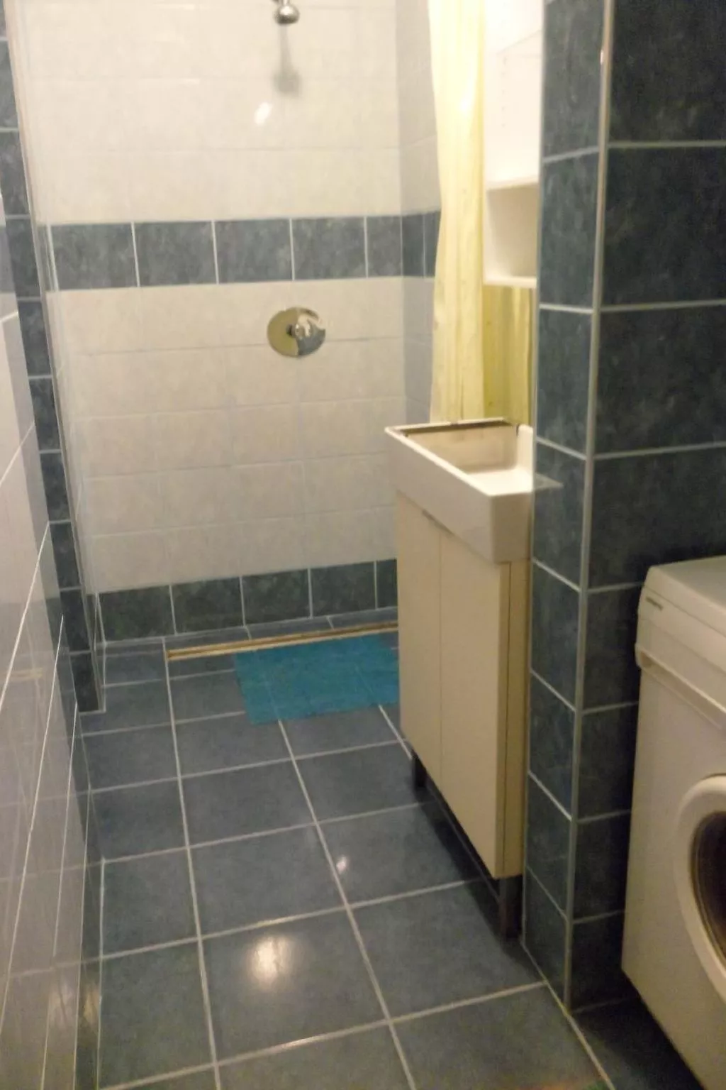 Appartement A in Strandnähe mit Terrasse und Grill - Dedans