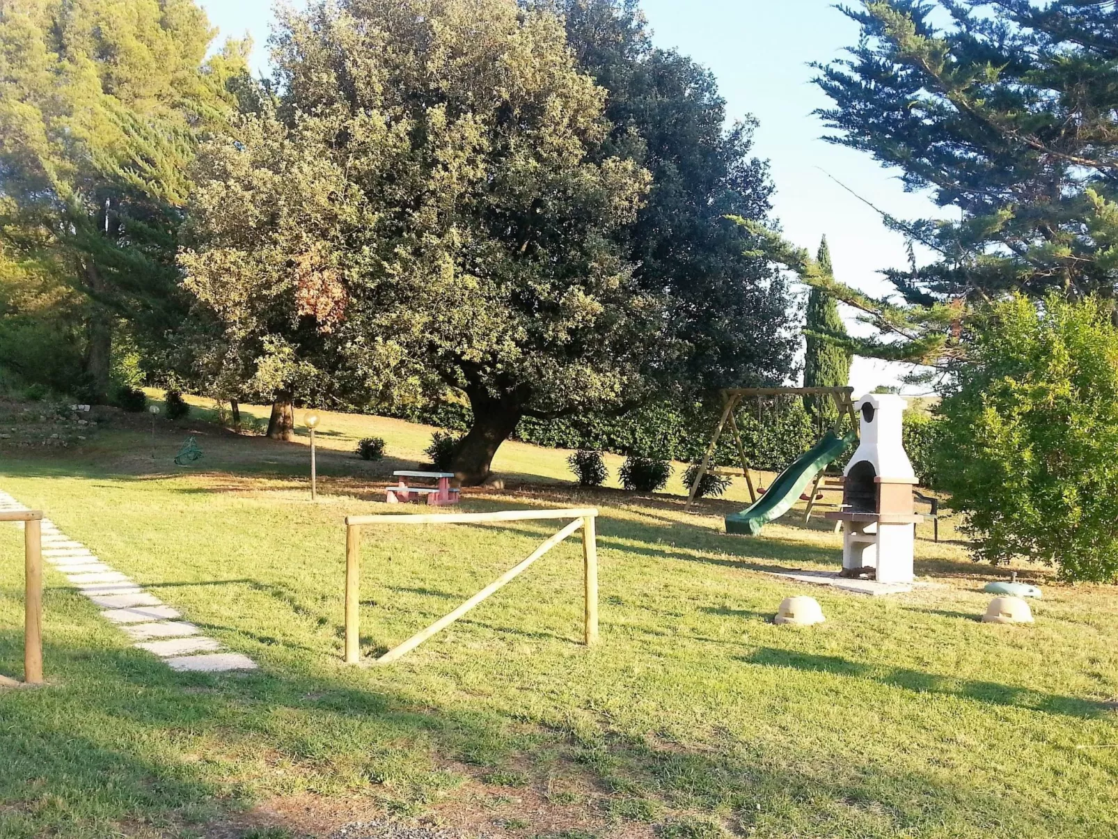 'Dispensa3' mit Schwimmbad-Outside