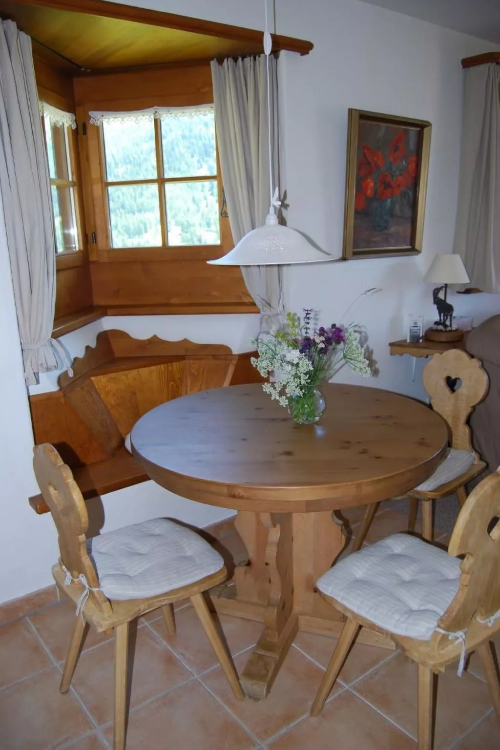 Chesa Larschigna-Inside