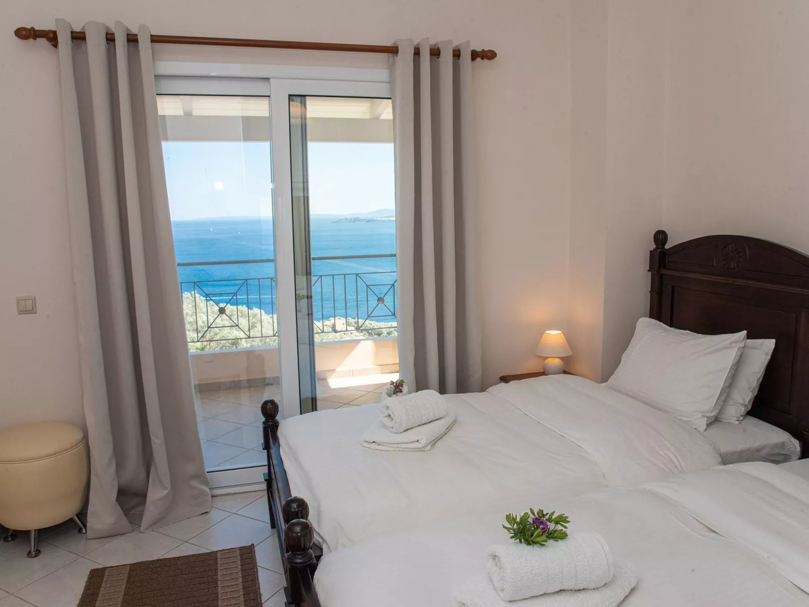 Villa Anthula mit Pool und herrlichem Meerblick-Inside