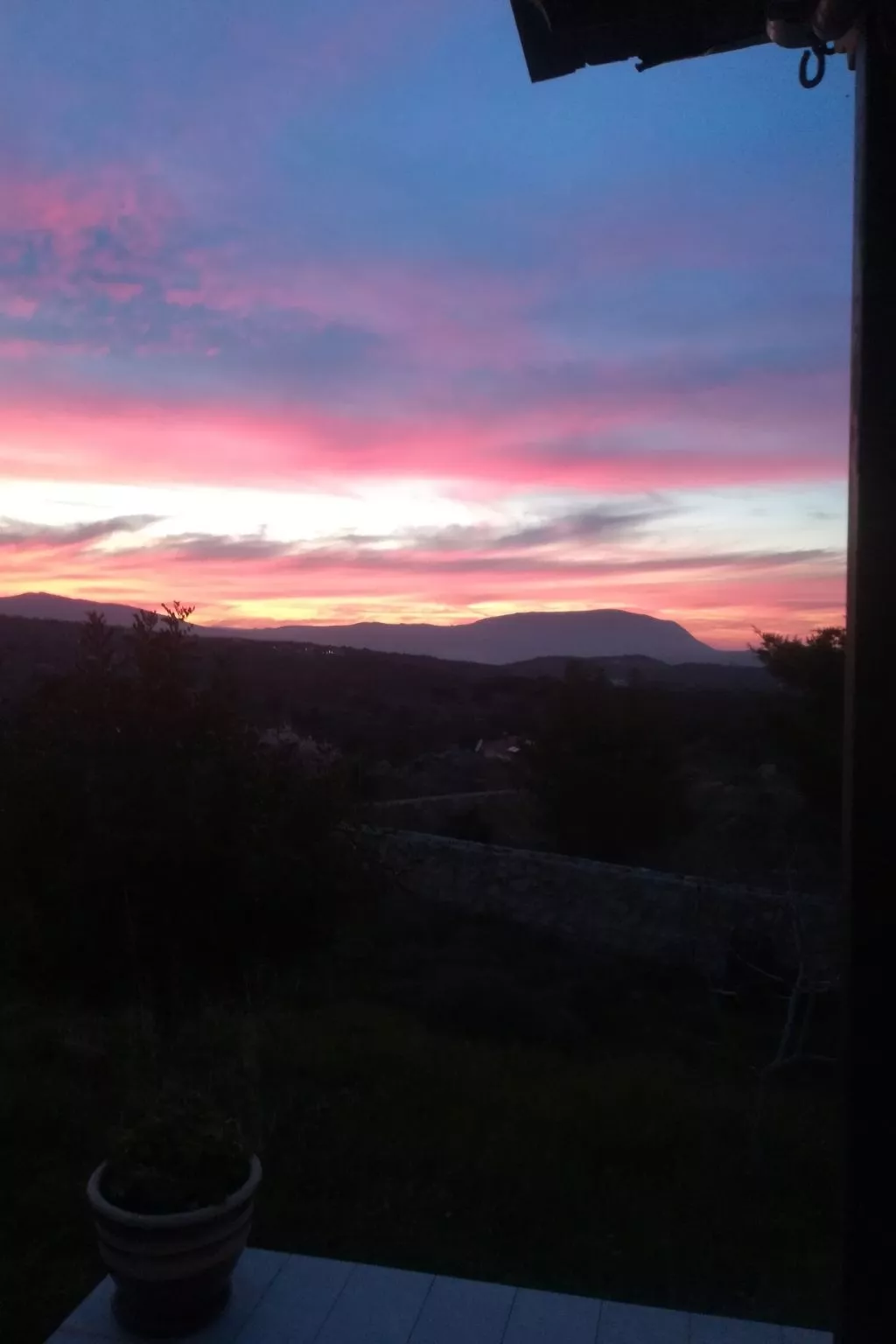 Villa mit Pool für bis zu 8 Personen. Meerblick.-Inside