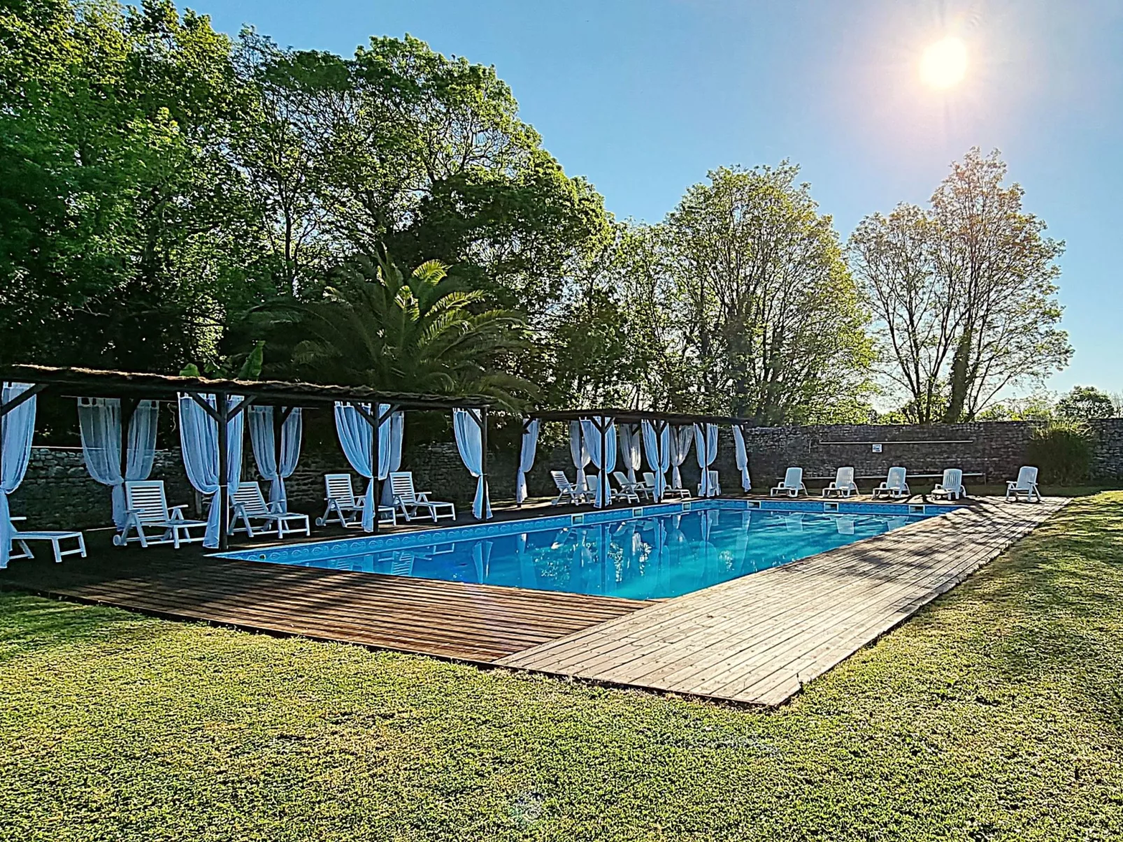 La Cave. Gite 3 chambres avec piscine-Dedans