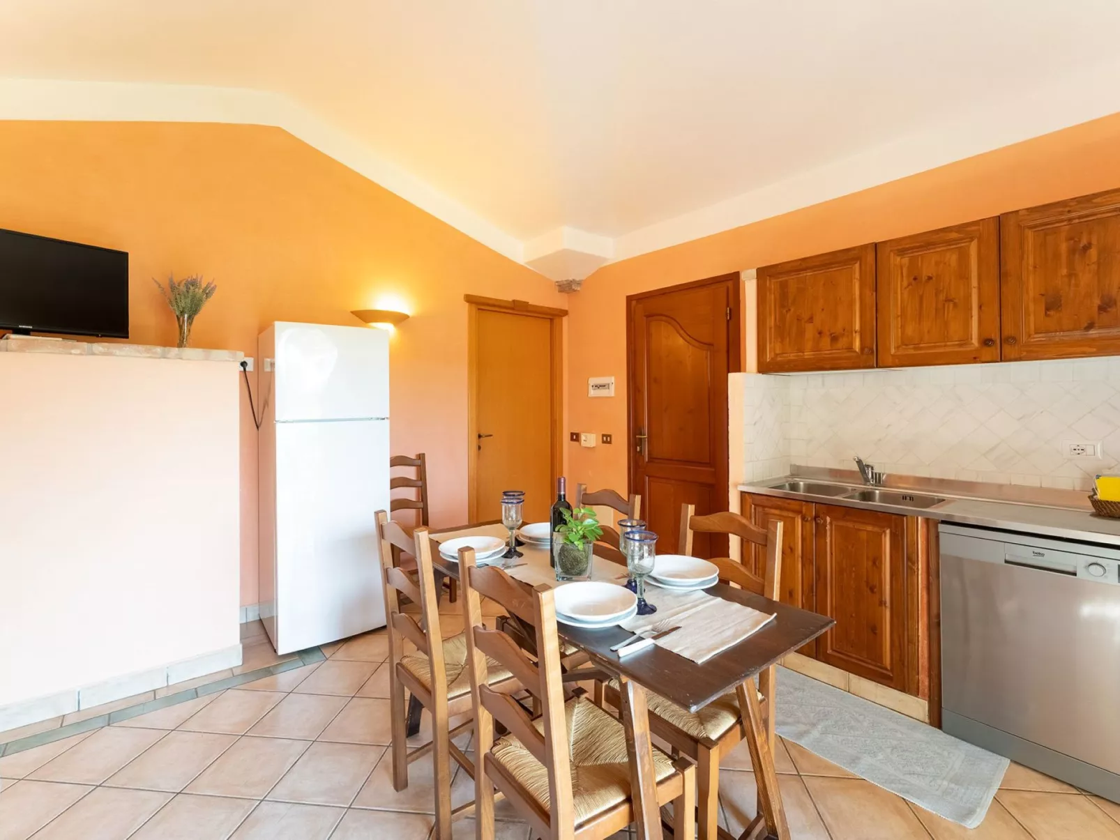 Baia delle Palme-Inside