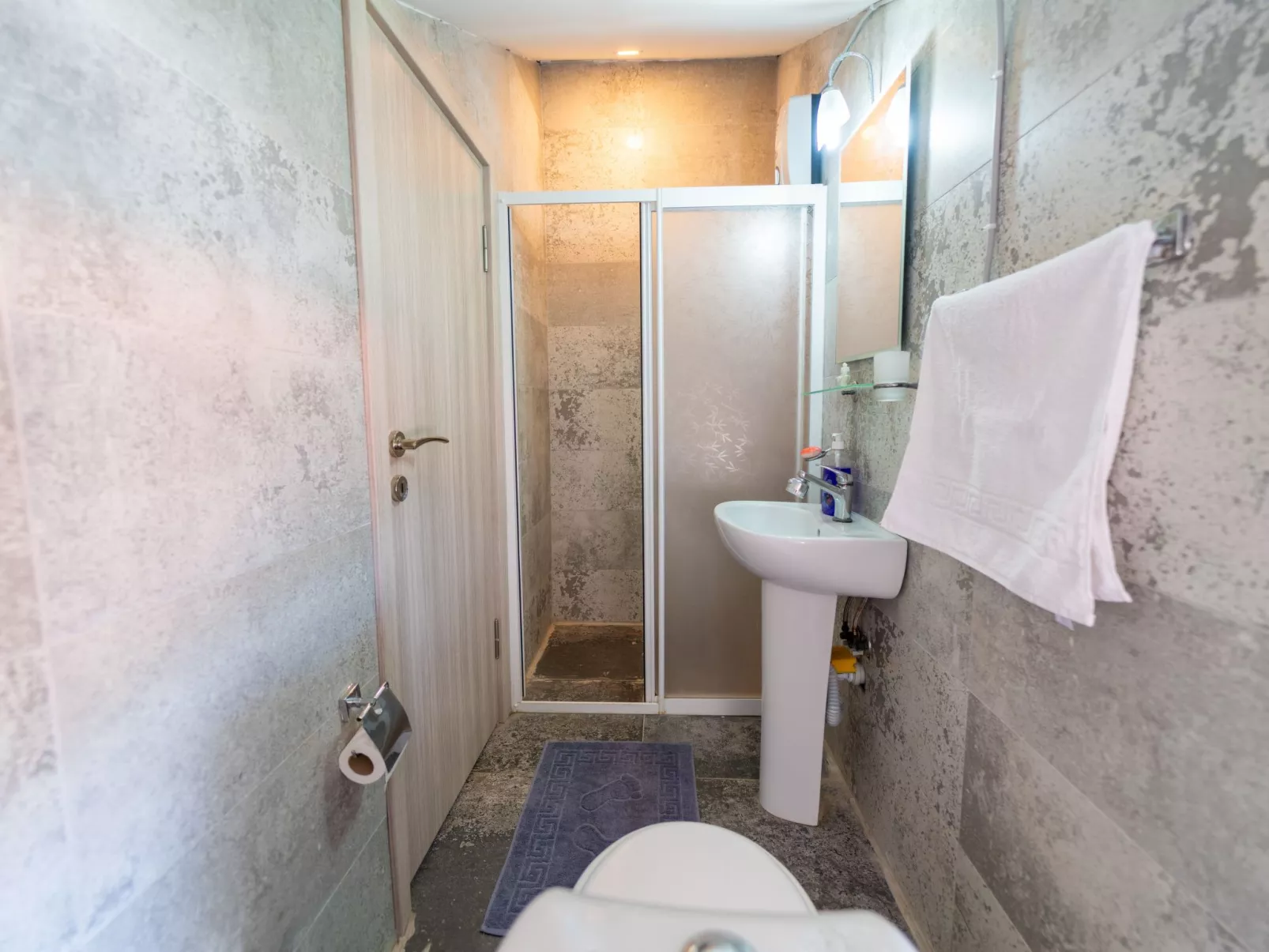 Sea View Loft-Drinnen